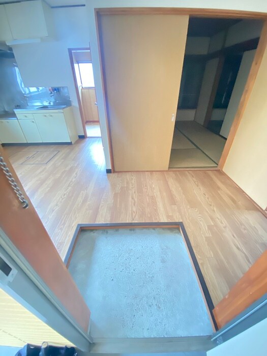 物件内観写真7　(玄関)