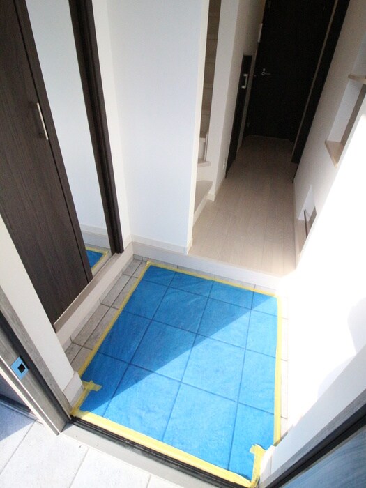 物件内観写真16　(玄関)