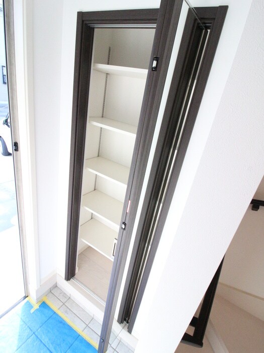 物件内観写真17　(靴箱)