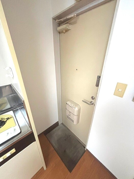 物件内観写真11　(玄関)