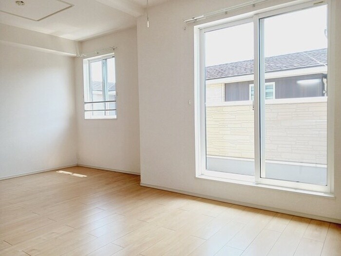 物件内観写真4　(居室)