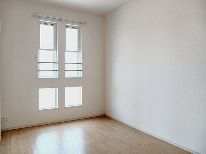 物件内観写真8　(居室)