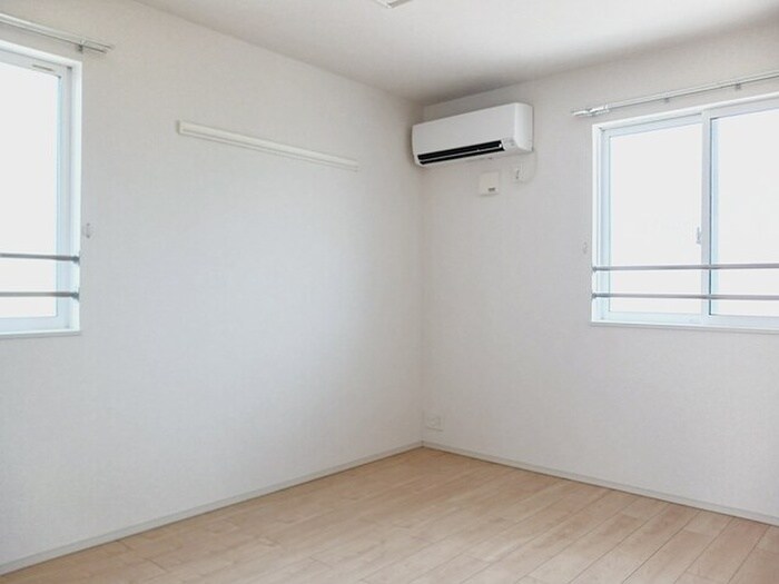 物件内観写真13　(室内からの展望)