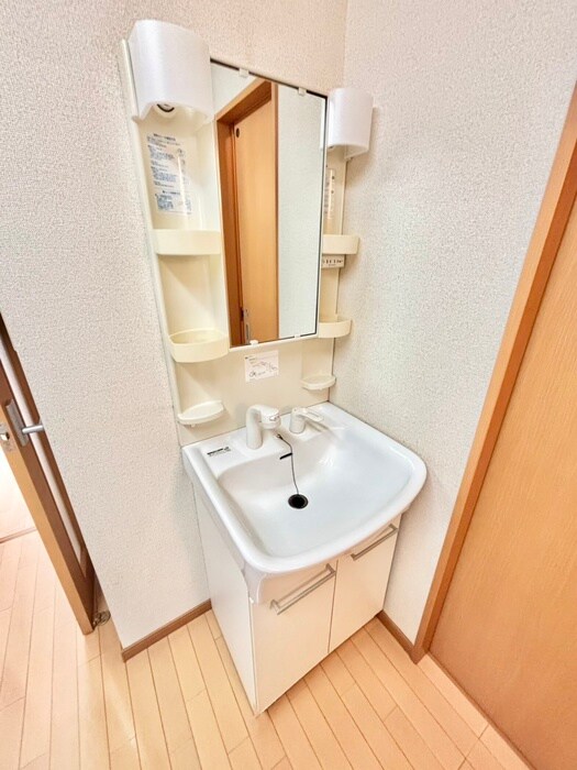 物件内観写真11　(洗面)