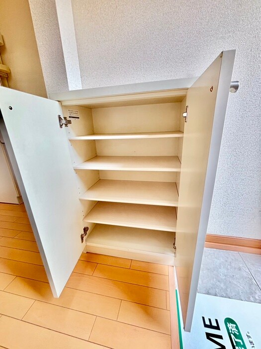 物件内観写真16　(靴箱)