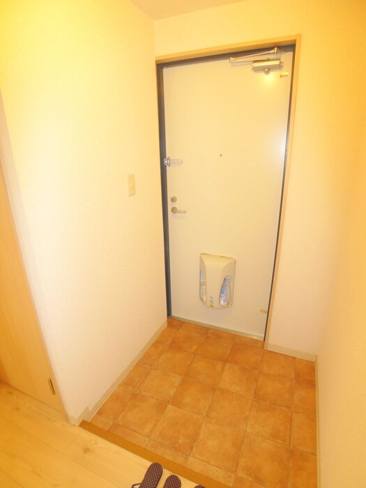 物件内観写真17　(玄関)