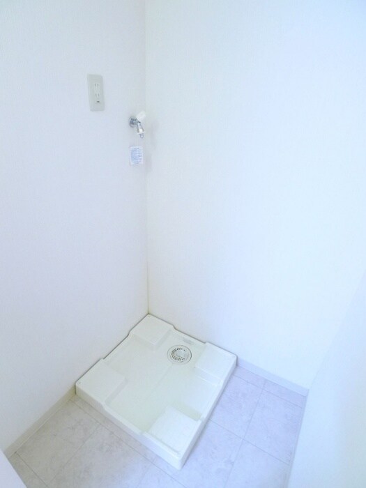 物件内観写真18　(洗濯機置場)