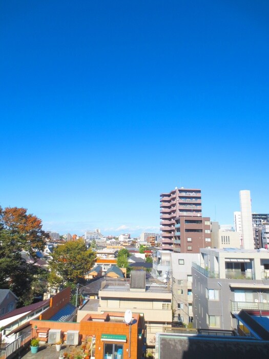 物件内観写真16　(室内からの展望)