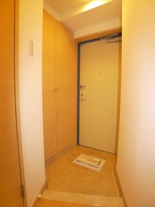 物件内観写真8　(玄関)