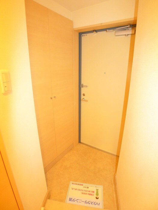 物件内観写真8　(玄関)