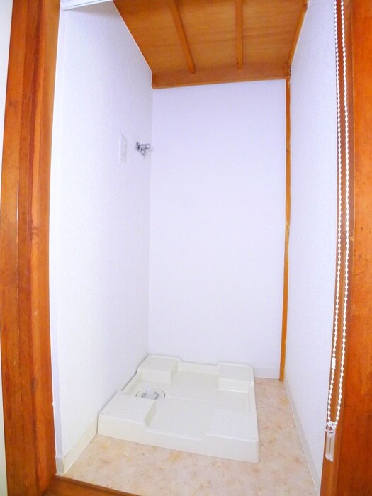 物件内観写真14　(洗濯機置場)