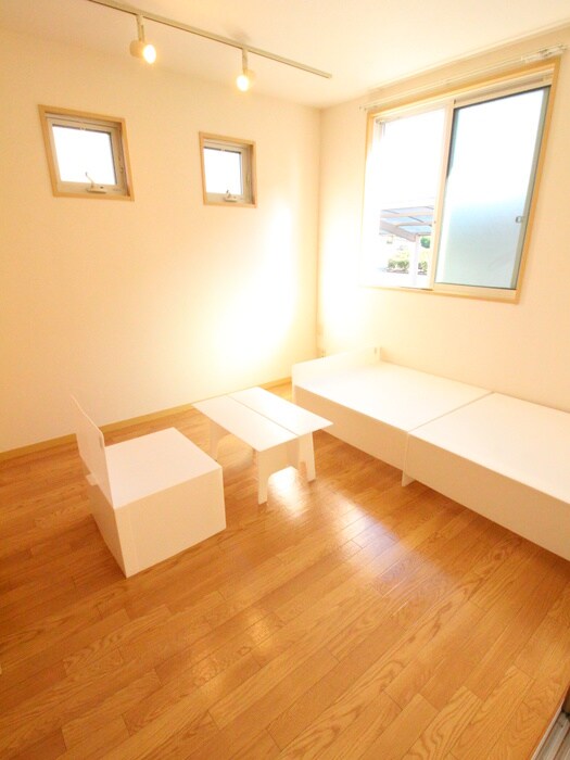 物件内観写真9　(居室)