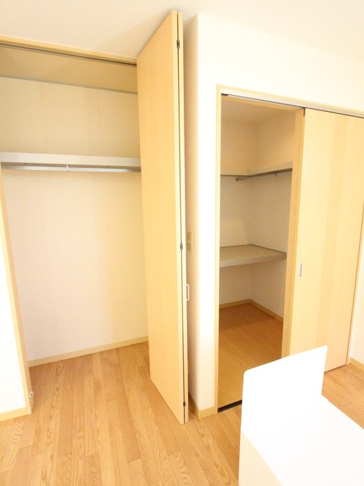 物件内観写真10　(収納)