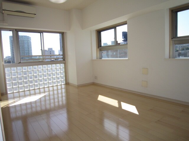 物件内観写真4　(居室)