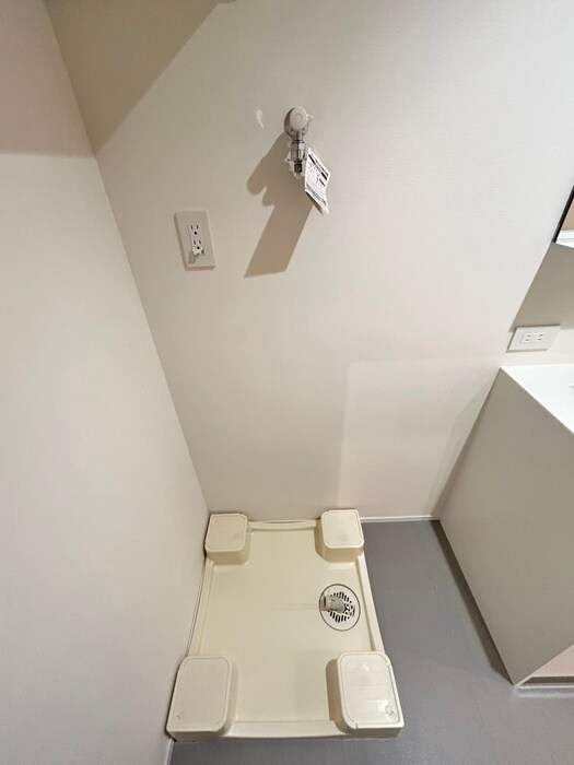 物件内観写真12　(洗濯機置場)