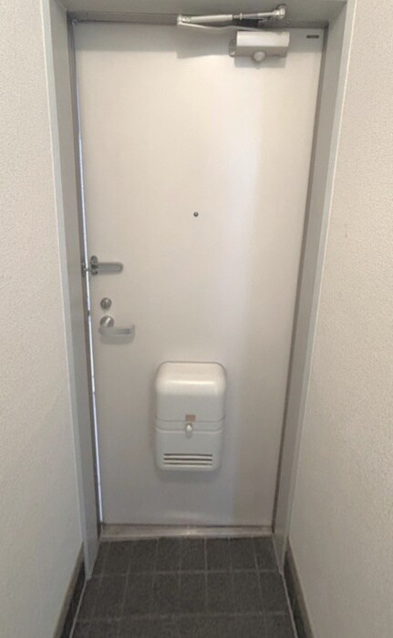 物件内観写真18　(玄関)