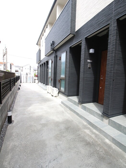 物件外観写真3　(駐輪場)