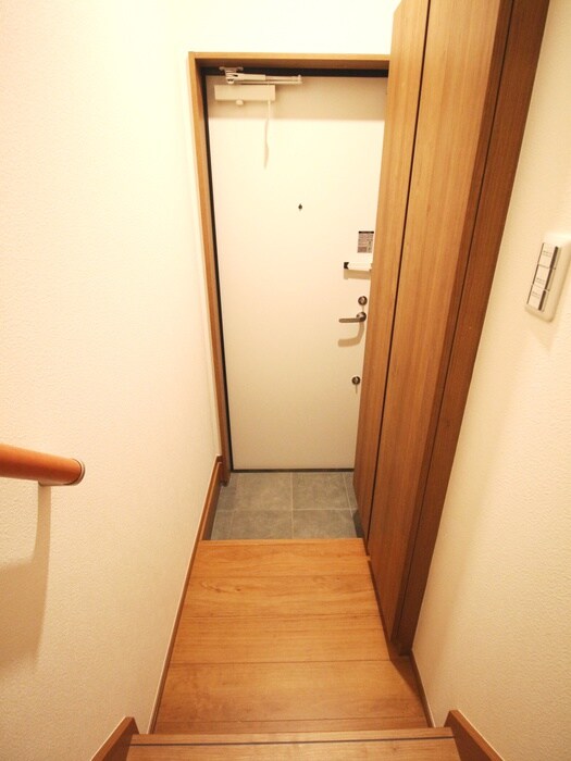 物件内観写真18　(玄関)