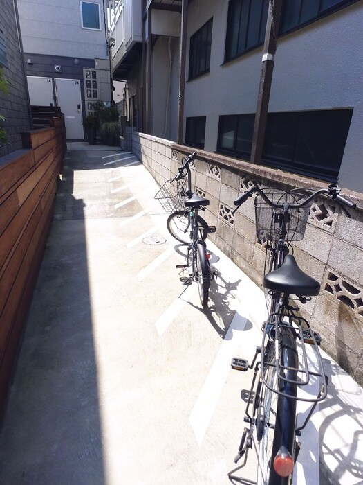 物件外観写真6　(駐輪場)