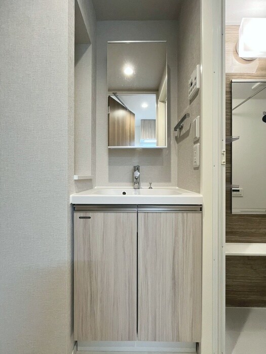 物件内観写真11　(洗面)