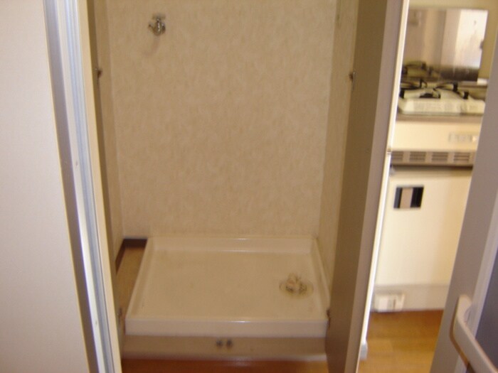 物件内観写真12　(洗濯機置場)