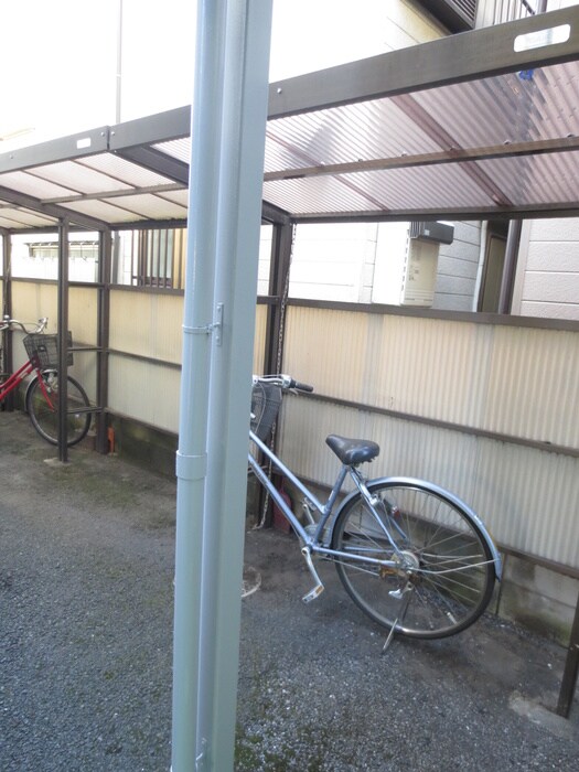 物件外観写真4　(駐輪場)