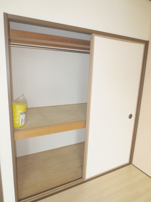 物件内観写真12　(収納)