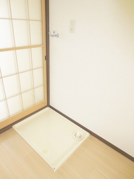 物件内観写真13　(洗濯機置場)