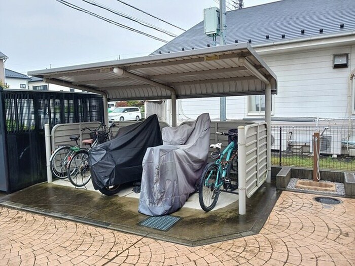 物件外観写真2　(駐輪場)