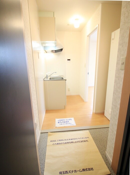 物件内観写真7　(玄関)