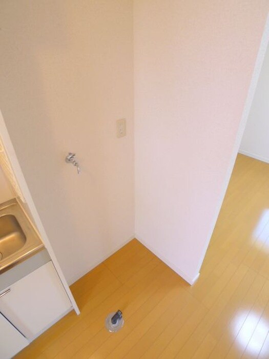 物件内観写真13　(洗濯機置場)