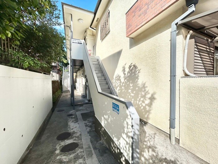 物件外観写真4　(エントランス部分)