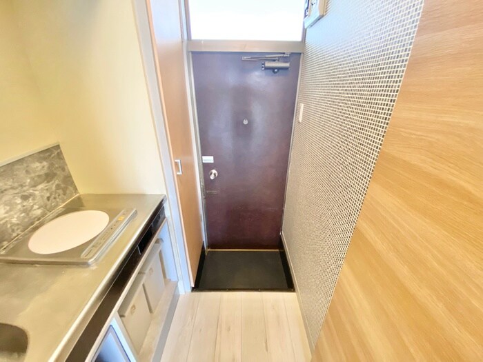 物件内観写真13　(玄関)