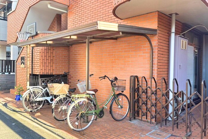 物件外観写真4　(駐輪場)