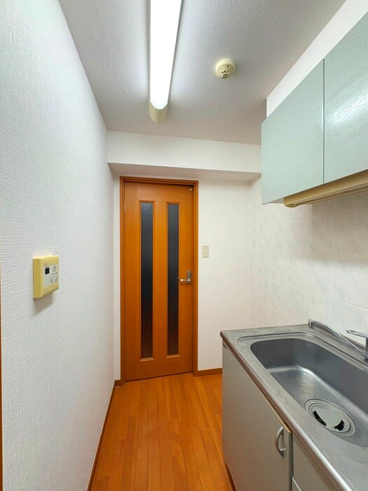 物件内観写真14　(廊下)