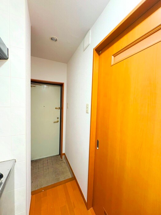 物件内観写真15　(玄関)