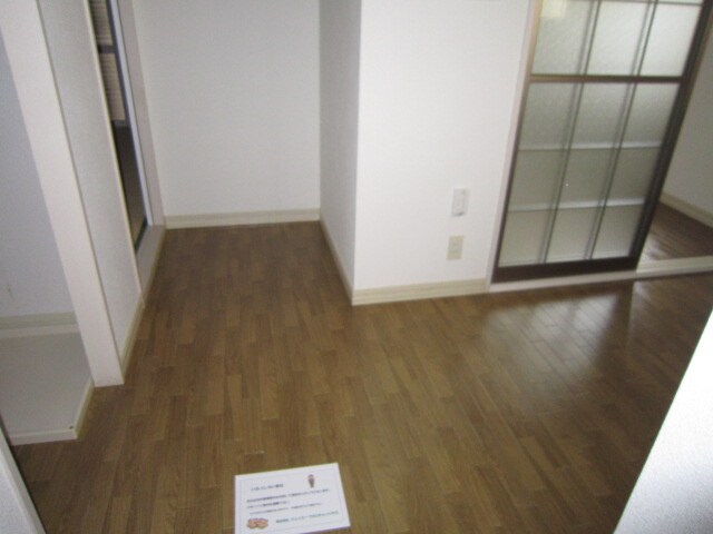 物件内観写真4　(玄関)