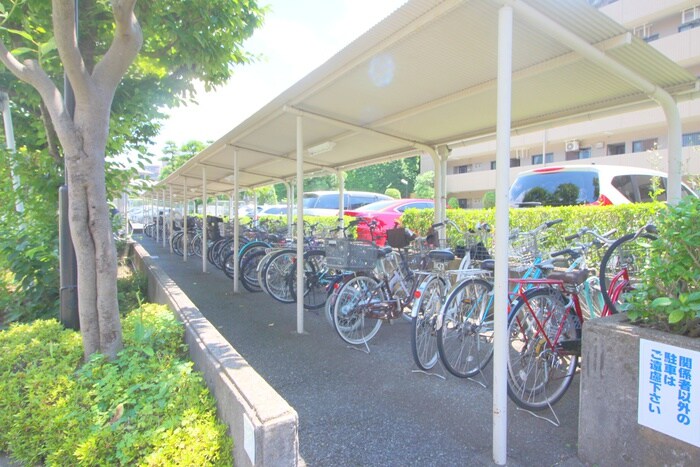 物件外観写真3　(駐輪場)