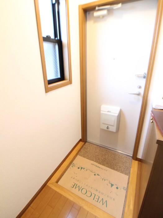 物件内観写真16　(玄関)