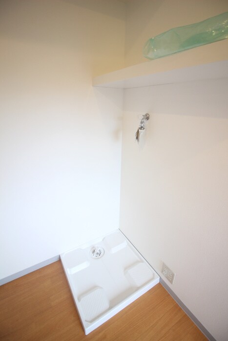 物件内観写真18　(洗濯機置場)