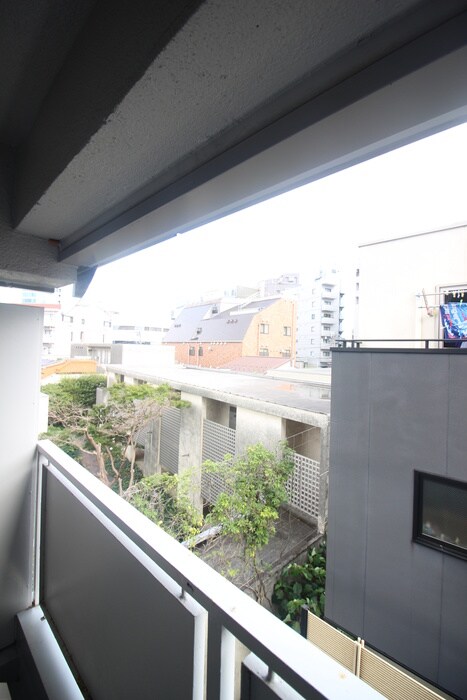 物件内観写真22　(室内からの展望)