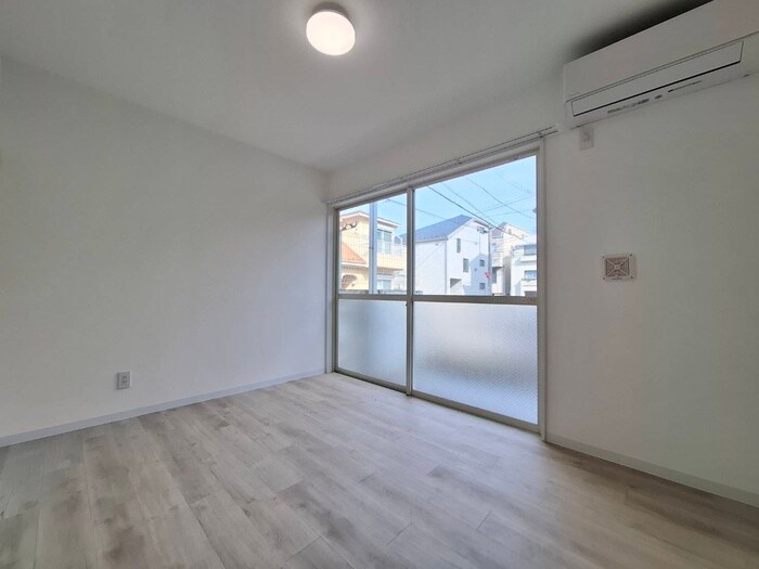 物件内観写真8　(居室)