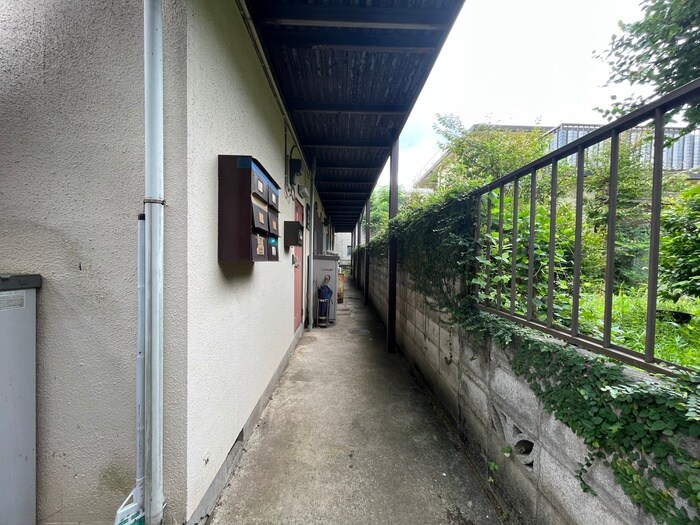 物件外観写真2　(エントランス部分)