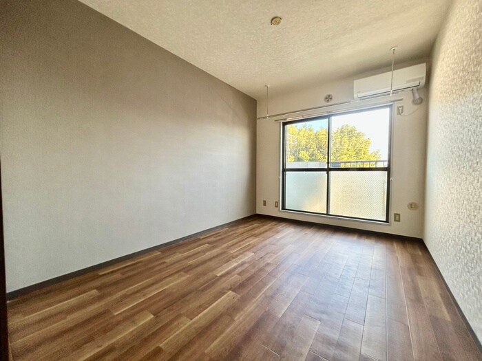 メゾンボヌ－ル喜多見の居室