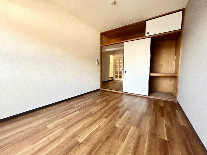 メゾンボヌ－ル喜多見の内観写真