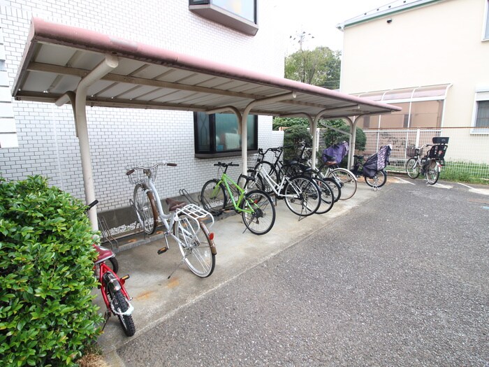 物件外観写真3　(駐輪場)
