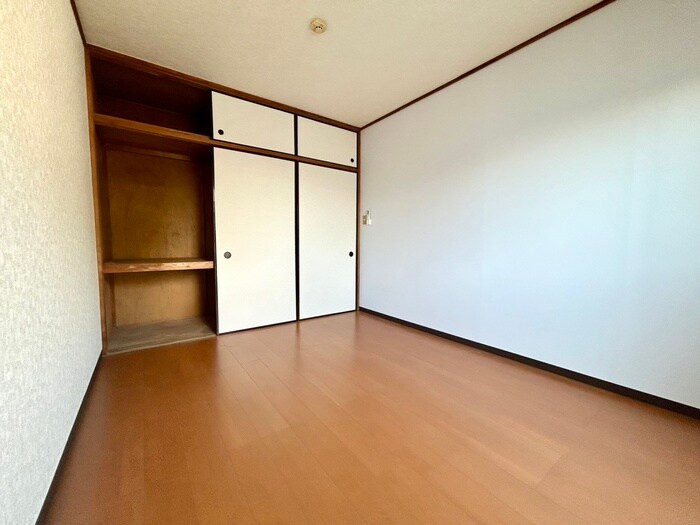 メゾンボヌ－ル喜多見の収納