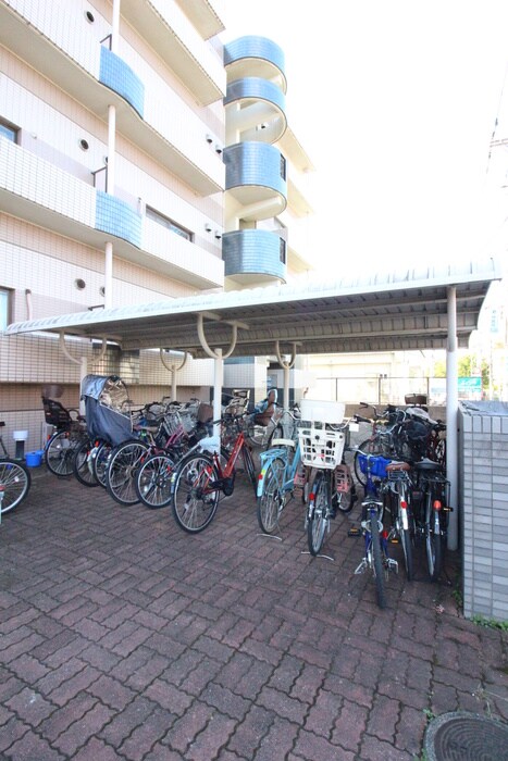 物件外観写真3　(駐輪場)
