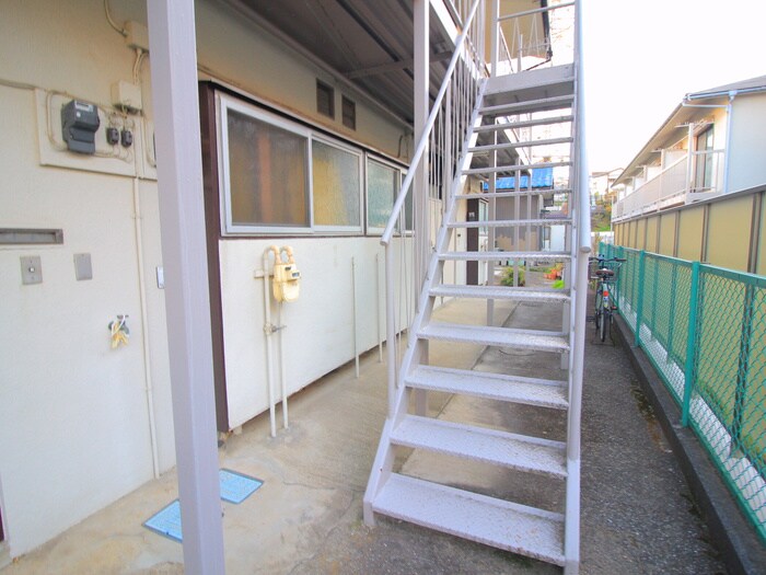 物件外観写真3　(エントランス部分)