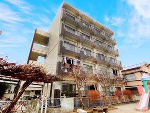 モロズミマンション外観写真